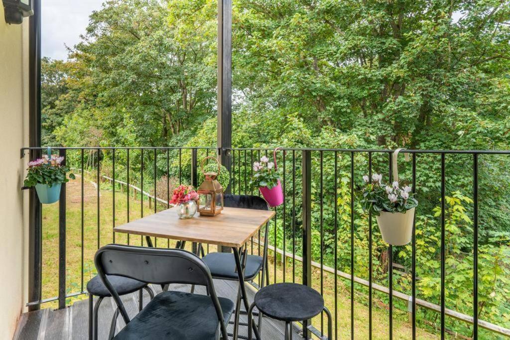 Forest View Apartment- Private Balcony Southampton Luaran gambar